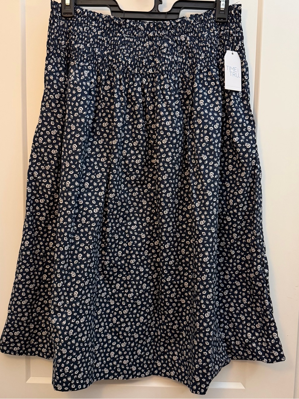 Large size Time and Tru Navy Floral A-Line Midi Skirt